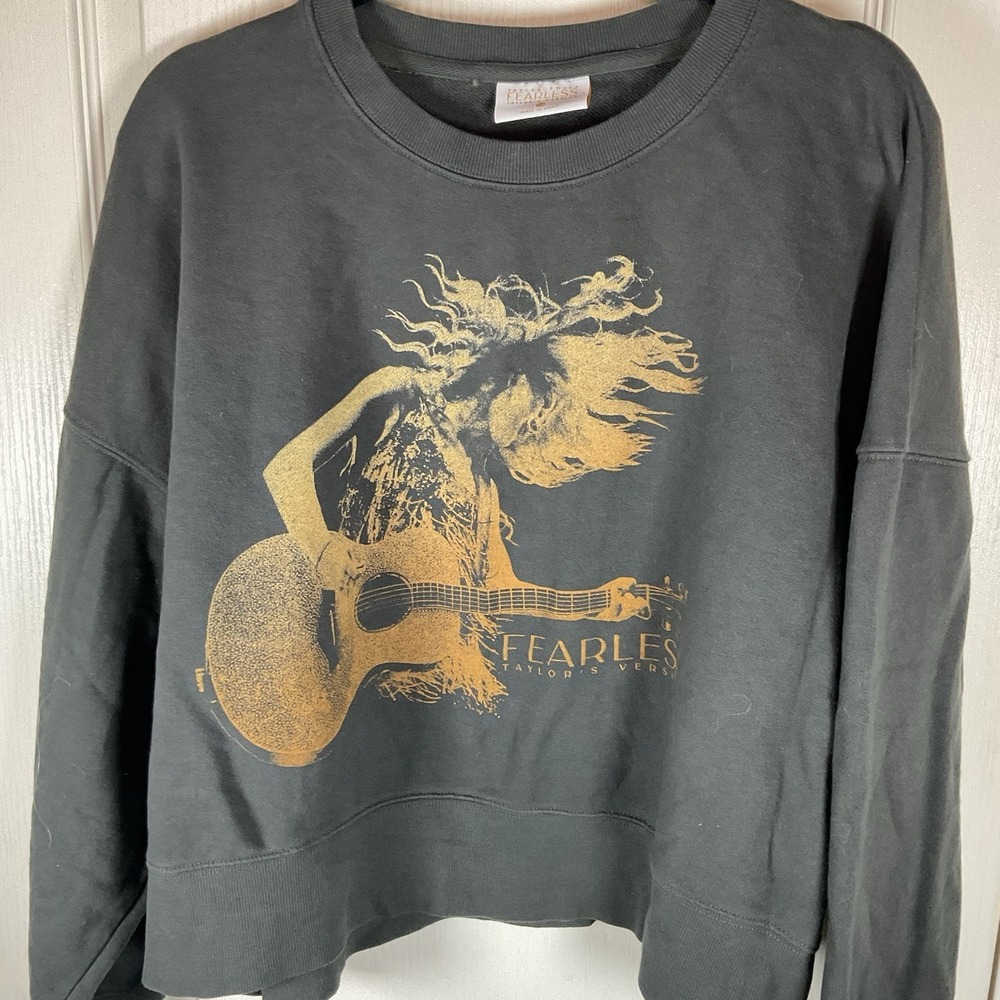 Taylor Swift Fearless Sweatshirt Size XL Taylors Version Black Gray
